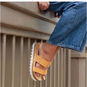 Reef Cushion Vista High sandal NWT 7